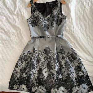 Stunning Black & Charcoal Floral Pattern Dress sz4